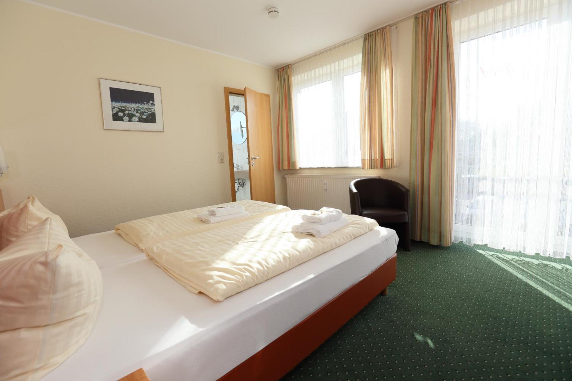 Hotel Am Holzhafen ชตาเดอ ภายนอก รูปภาพ